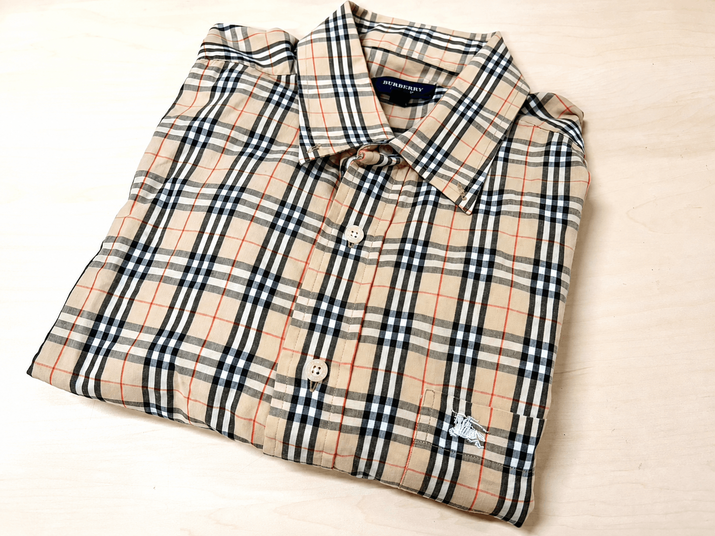 過去に含まれていた商品の例。BURBERRYのチェックシャツ